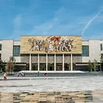 Pik Loti Hotel