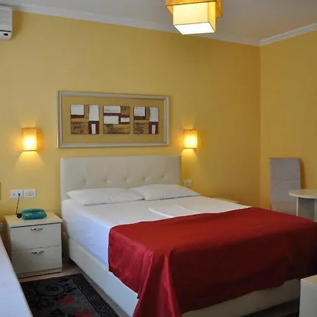 Pik Loti Hotel