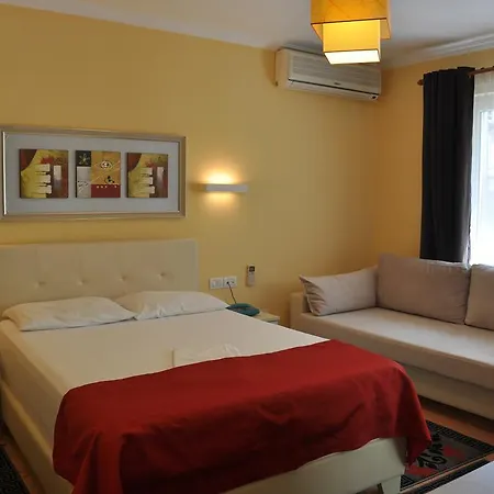 Pik Loti Otel Tiran