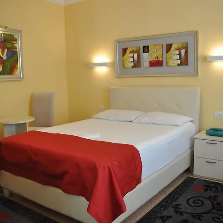 Hotel Pik Loti 3*
