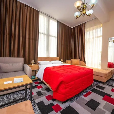 Pik Loti Отель Тирана