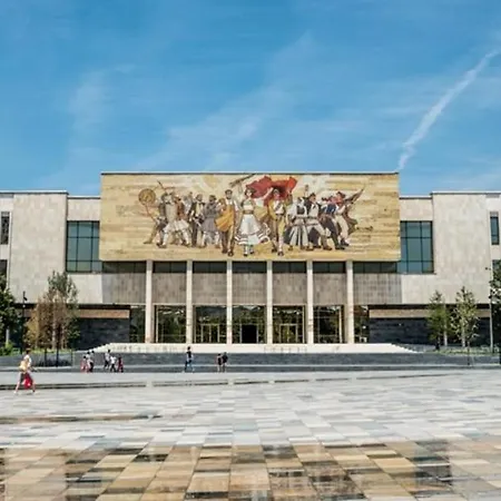 Pik Loti Hotel