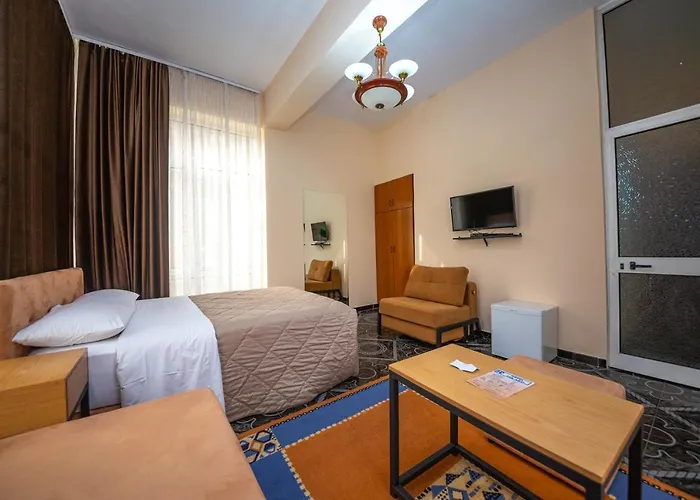 Pik Loti Hotel