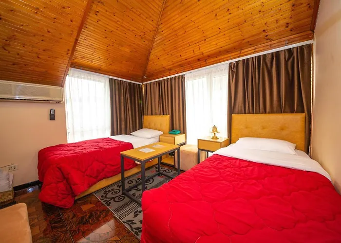 Pik Loti Szálloda 3*